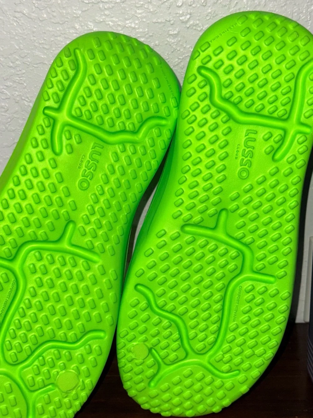 Mens Slip-On Foam Clog - Neon Green size 9 Us